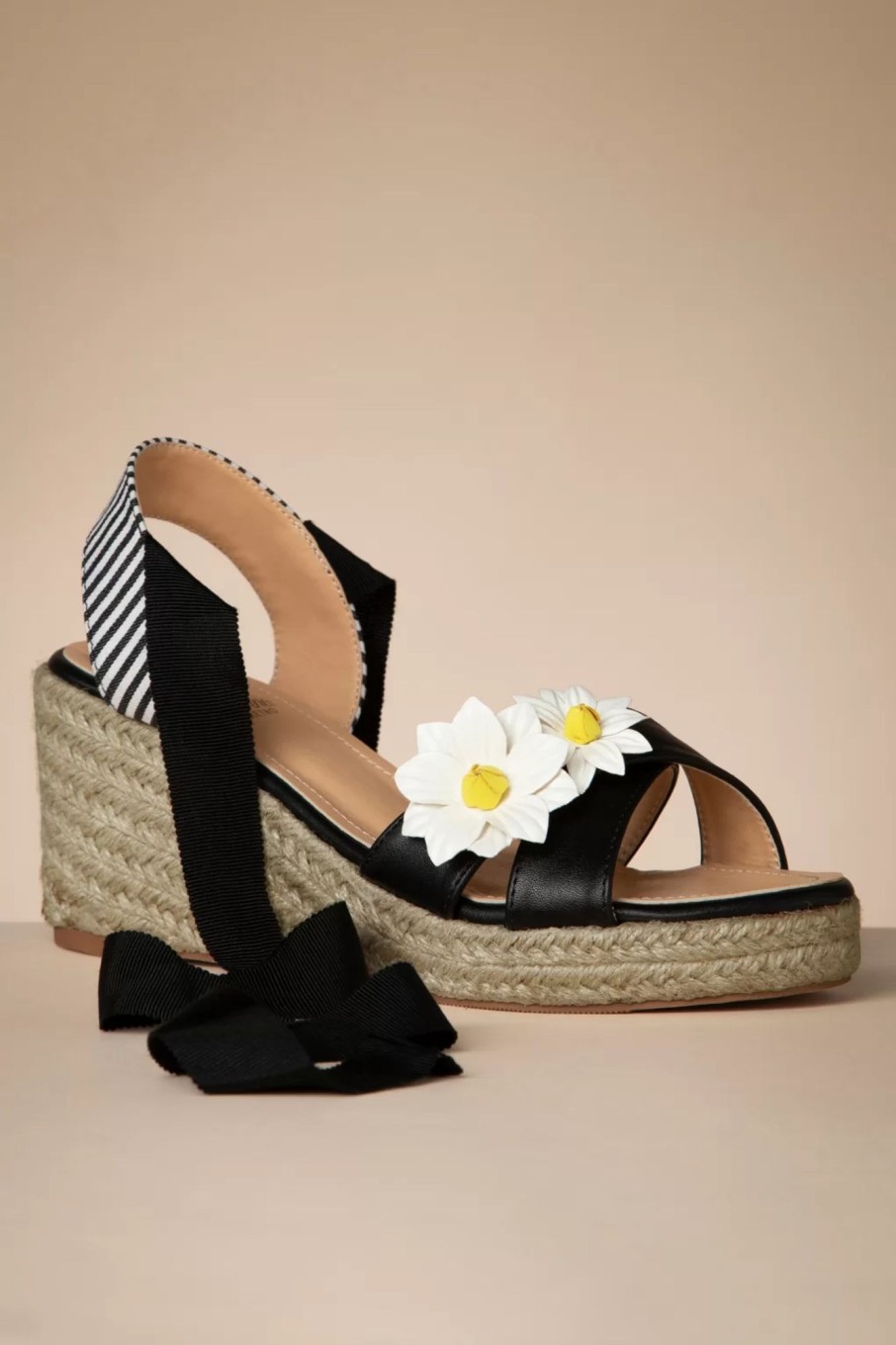 Banned Retro Keilabsatz | Lady Daisy Wedges In Schwarz