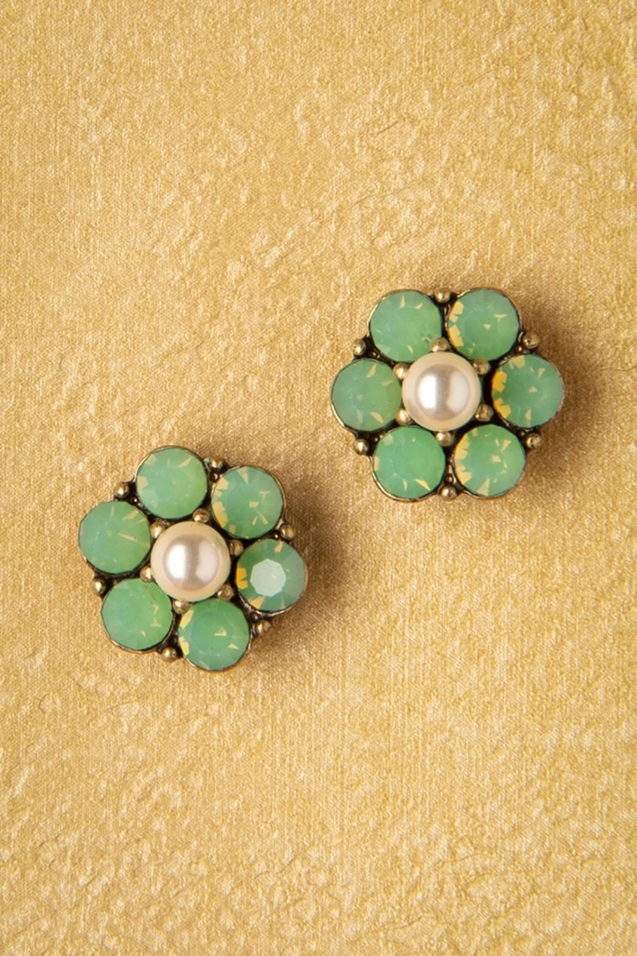 Lovely Schmuck | Mini-Kristallblumen-Ohrstecker In Seafoam Green