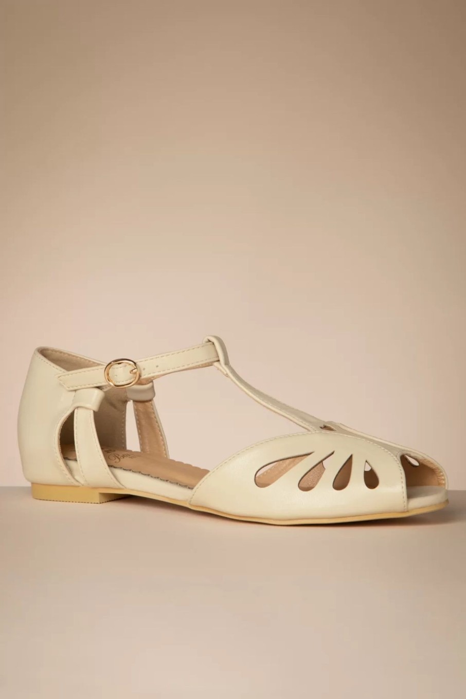 Banned Retro Ballerinas | Secret Love Flats In Creme