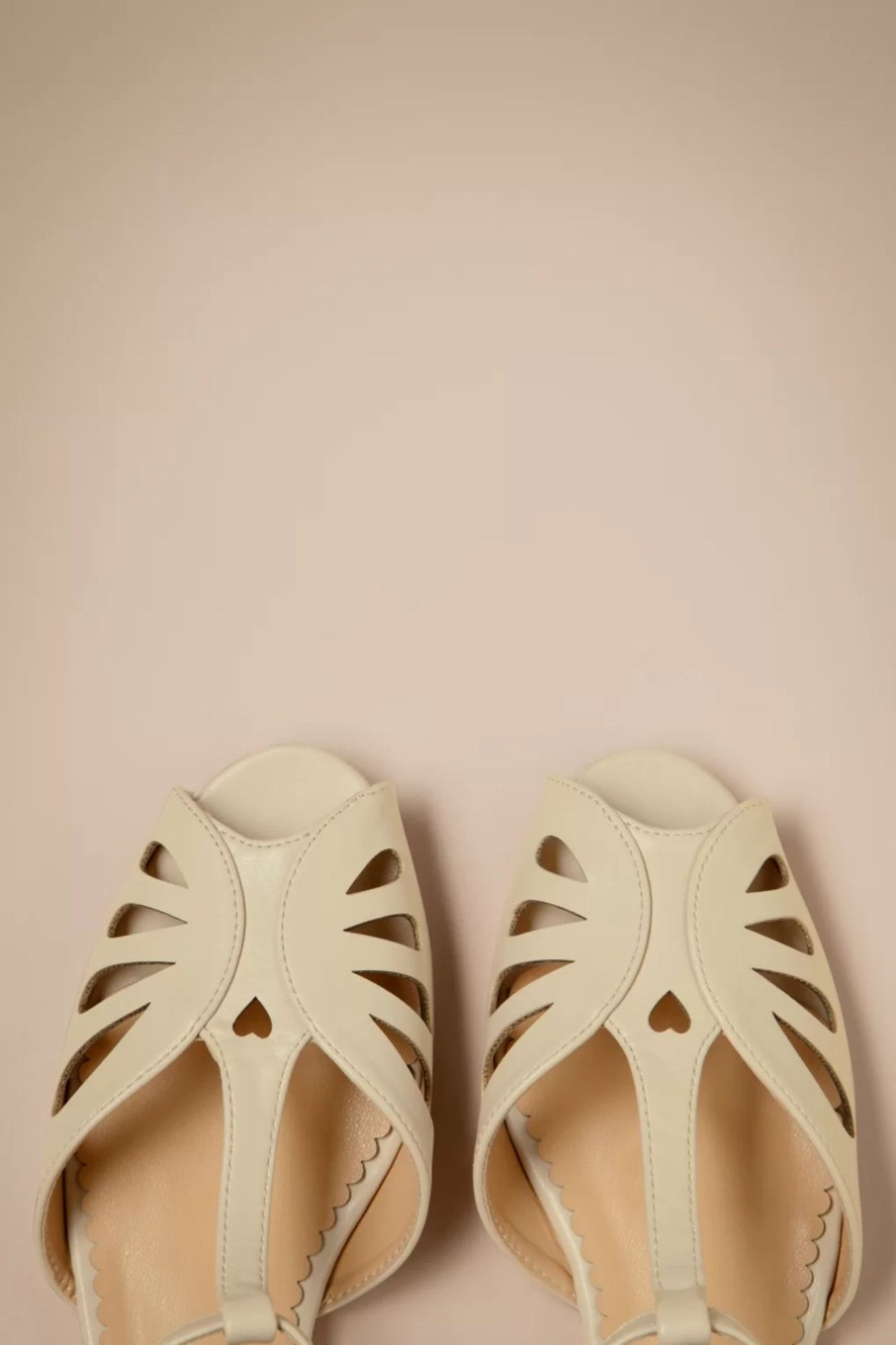 Banned Retro Ballerinas | Secret Love Flats In Creme