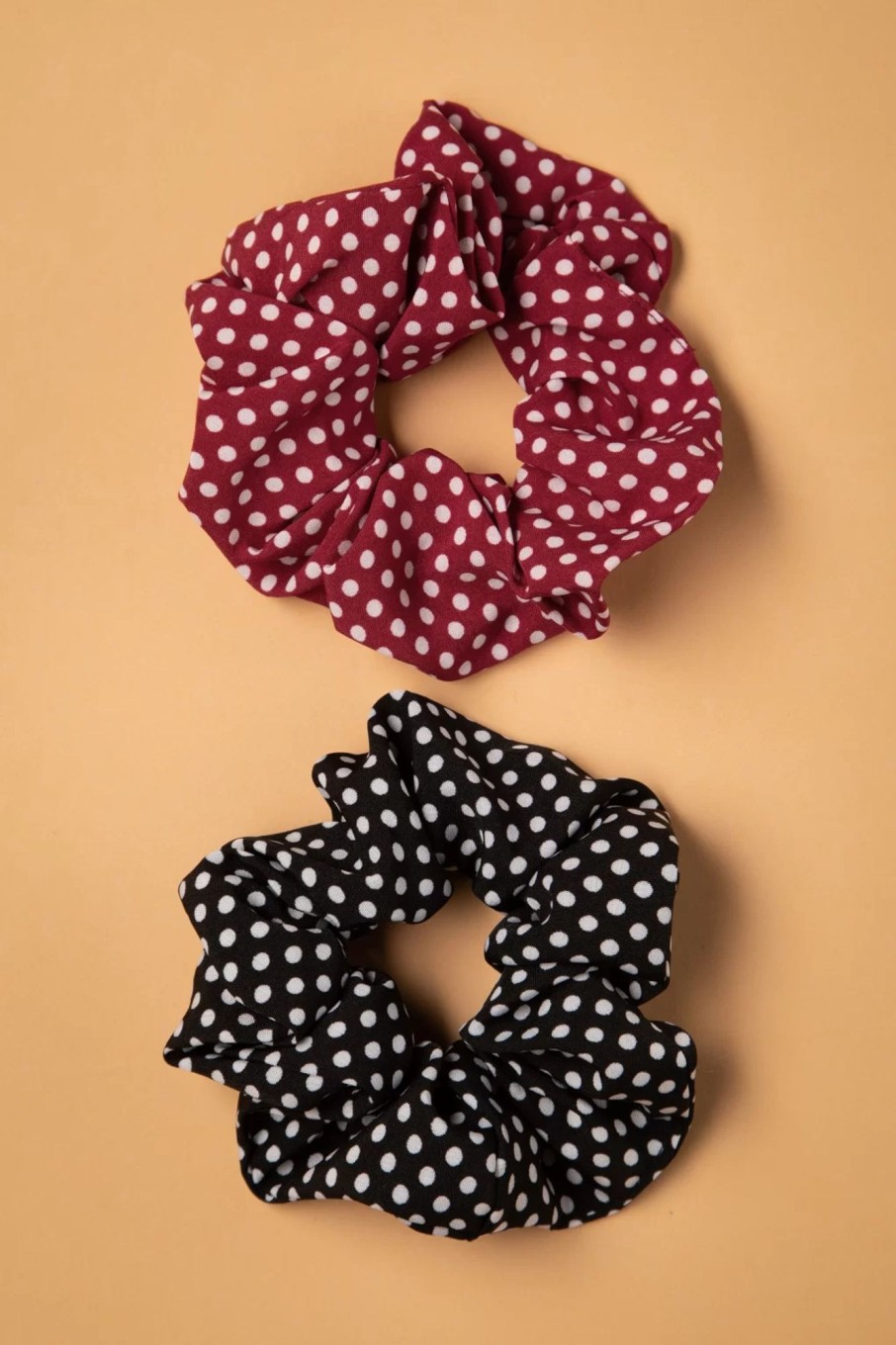 Banned Retro Haarschmuck | Dotty Scrunchie In Schwarz