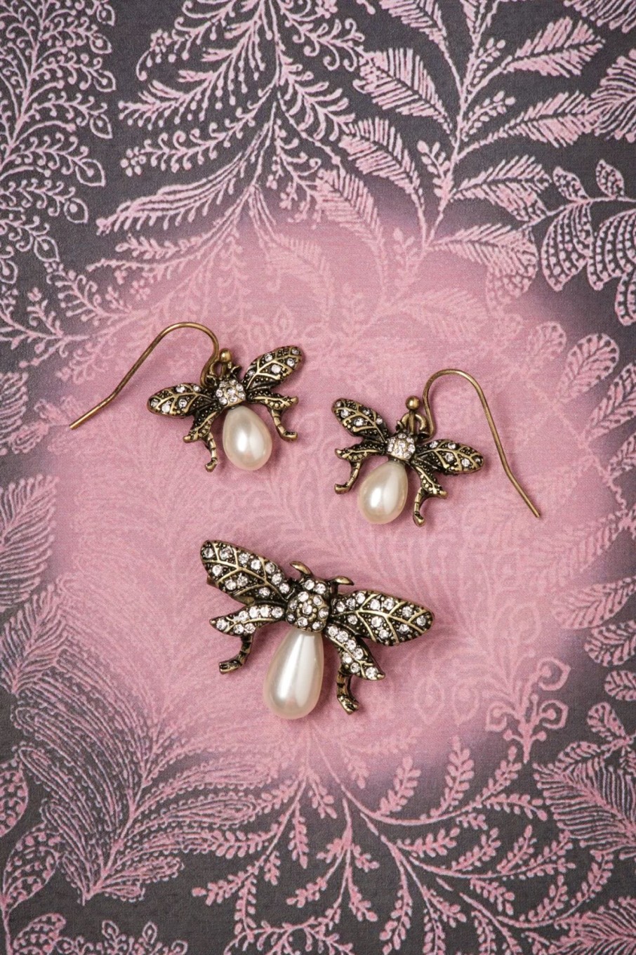 Lovely Schmuck | Bumble Bee Pearl Drop Ohrringe In Gold