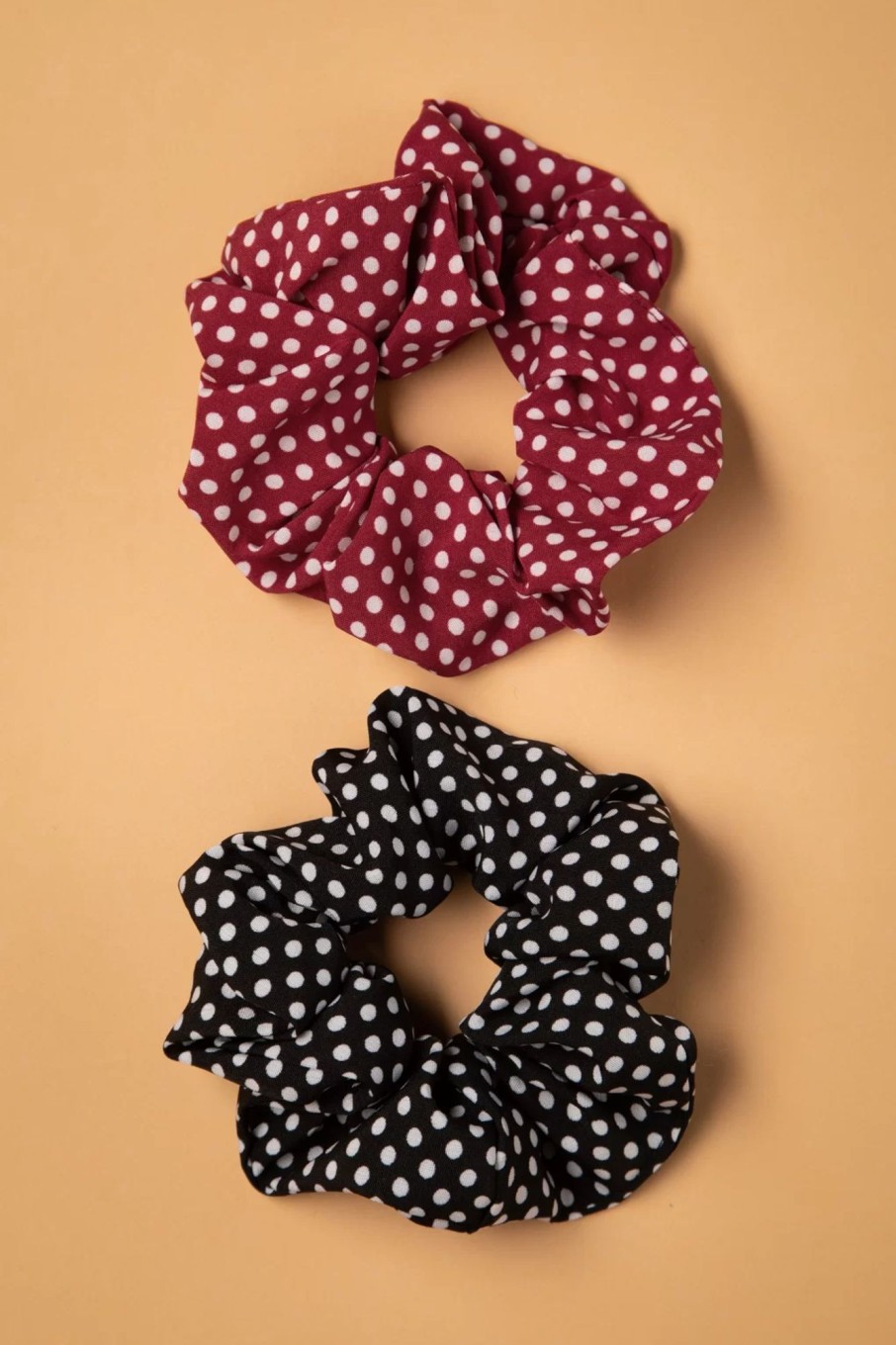 Banned Retro Haarschmuck | Dotty Scrunchie In Rot