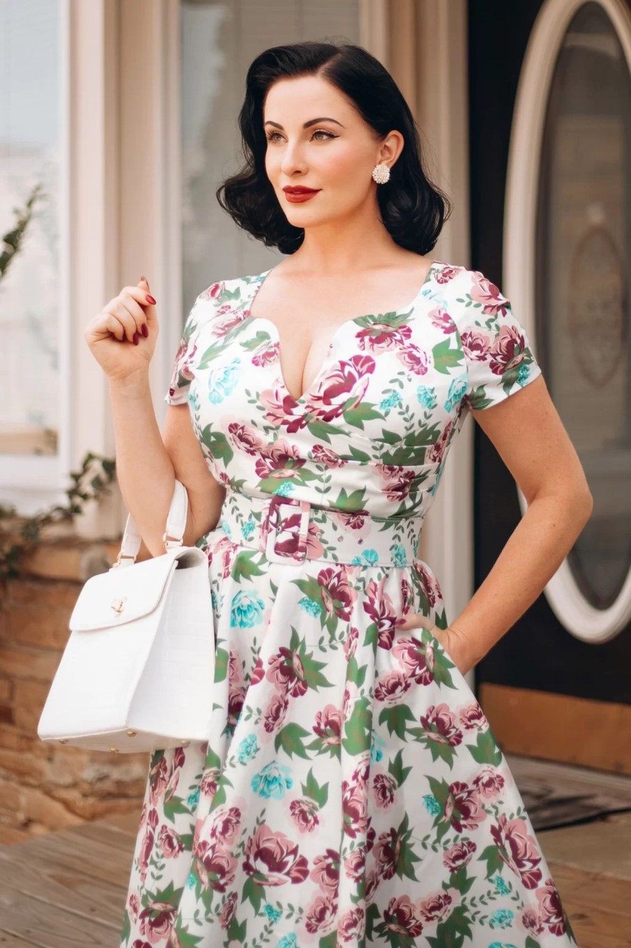 Vintage Diva Swing Kleider | Das Bombshell Swing Kleid Mit Blumenmuster In Weis